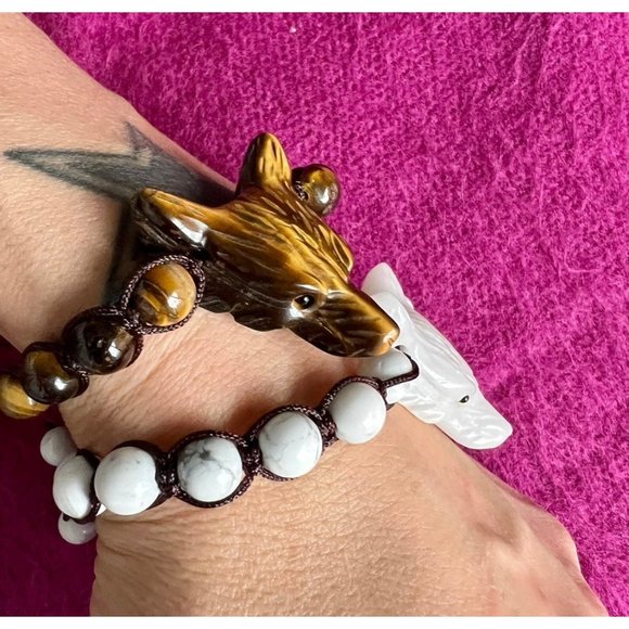 Wolf Talisman Spirit Animal Labradorite Bracelet - Picture 8 of 11